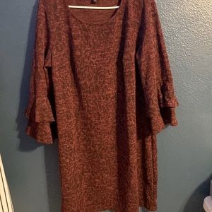 Purple leopard dress with cute puffy sleeves and good for party’s.